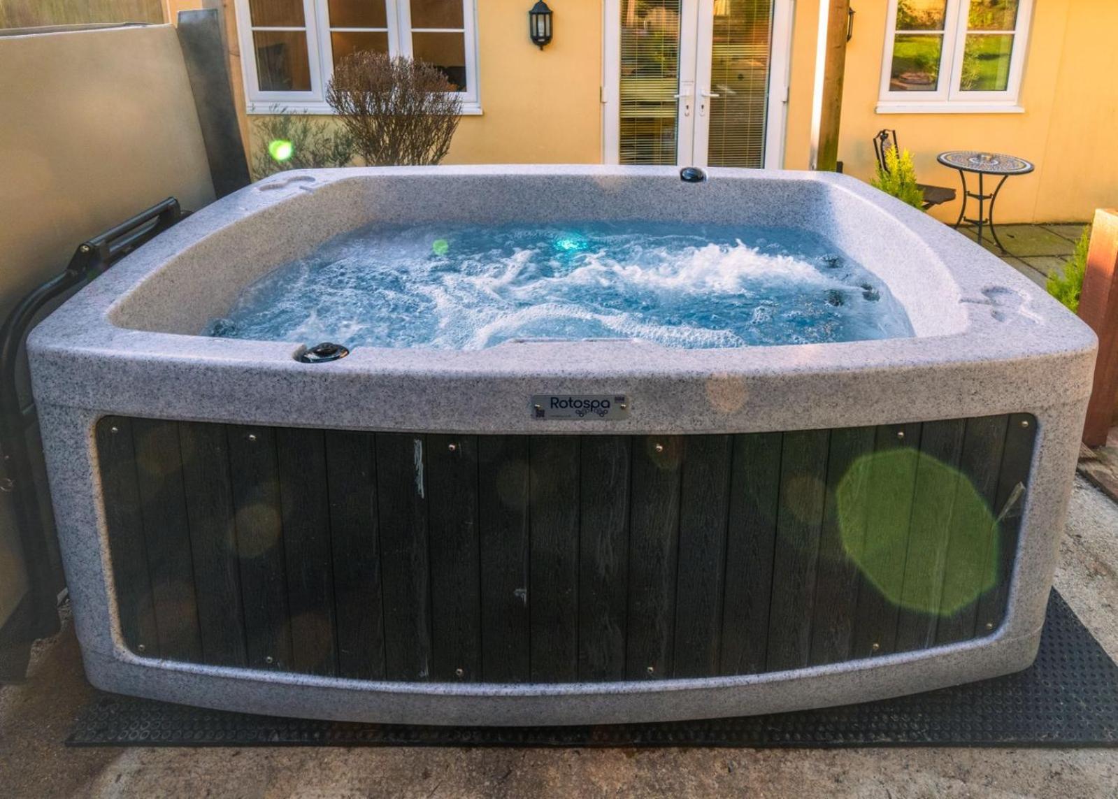 The Retreat, Own Hot Tub, Romantic Escape, Near Lyme Regis Luaran gambar
